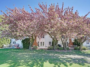 21 Walnut Dr, Spring Lake, NJ 07762