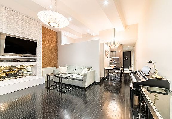 3rd image of 20 Pine St APT 916