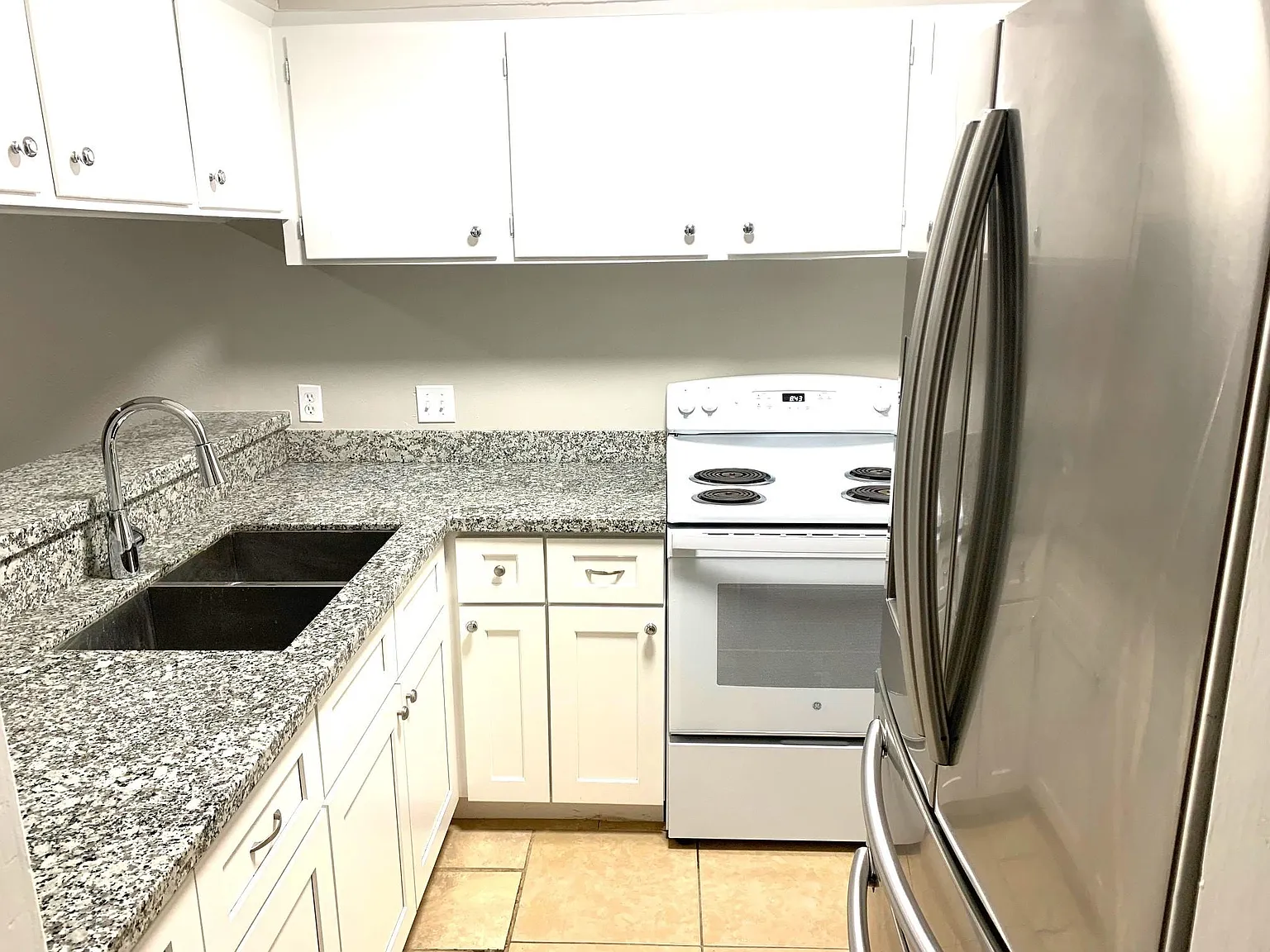 1 bed, 1.0 bath, $1,025 — Photo 2