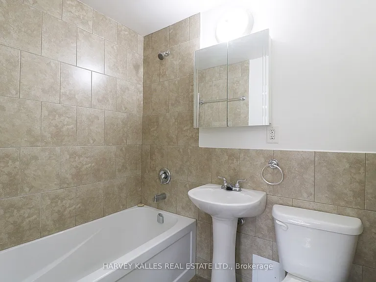 500 Gilbert Ave #102 — Photo 7