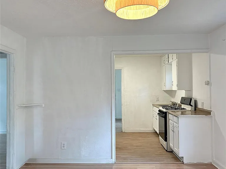 1184 1/2 Sol Wilson Ave — Photo 7