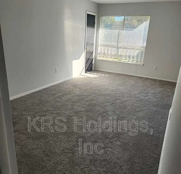 1215 Nelson St #D — Photo 3