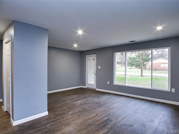 5th image of 509 W South College St
