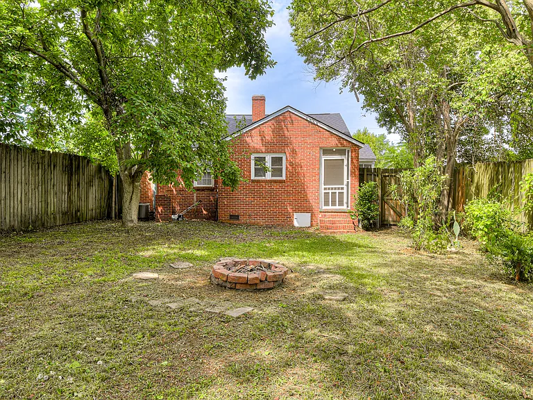 2066 Greene St — Photo 32