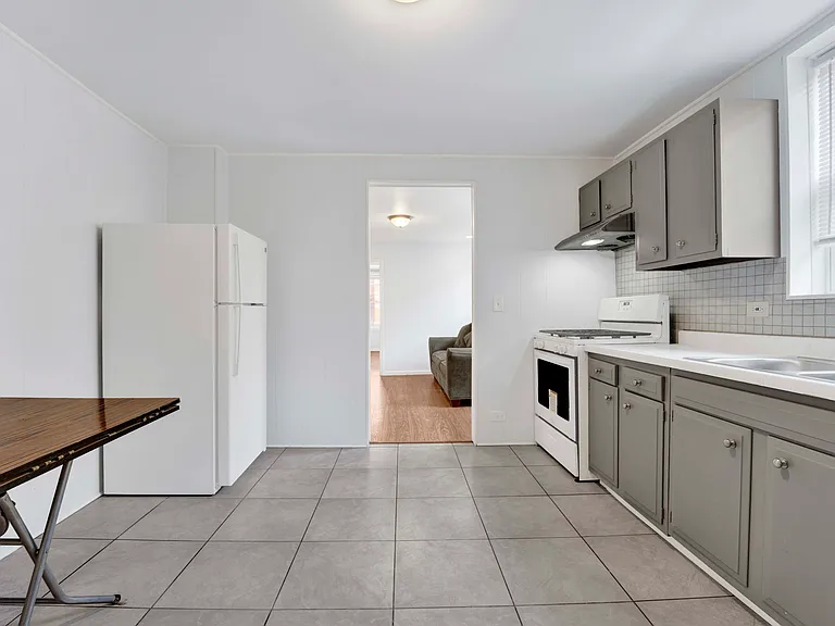 465 W 27th St #1F — Photo 9