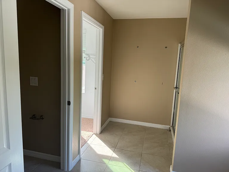 1627 Pham Dr — Photo 7