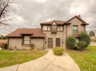 19400 W 11th Rd, Southfield, MI 48076