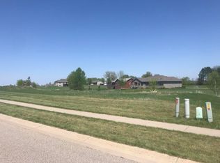 1506 Wildwood Dr, Lake City, MN 55041