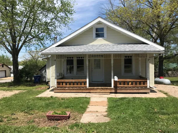 306 W 8th St, Salem, MO 65560