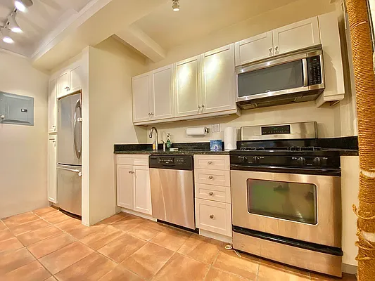 Rented by Oxford Property Group | media 17