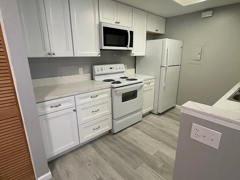 851 W San Ysidro Blvd #1 — Photo 2