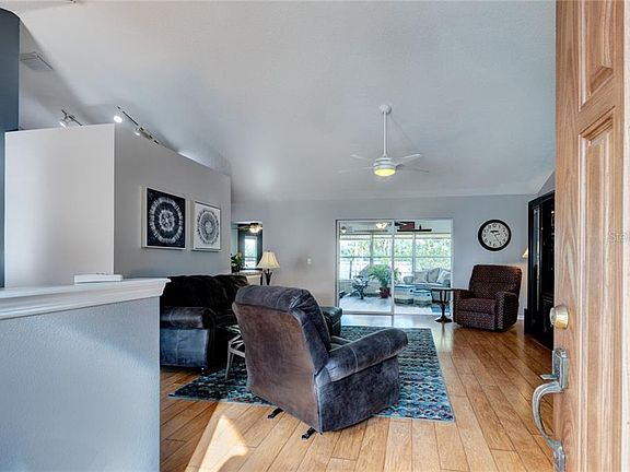 5th image of 36813 Sundance Dr