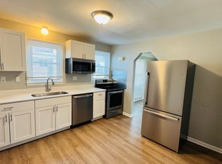 414 W Robert Ave, Hazel Park, MI