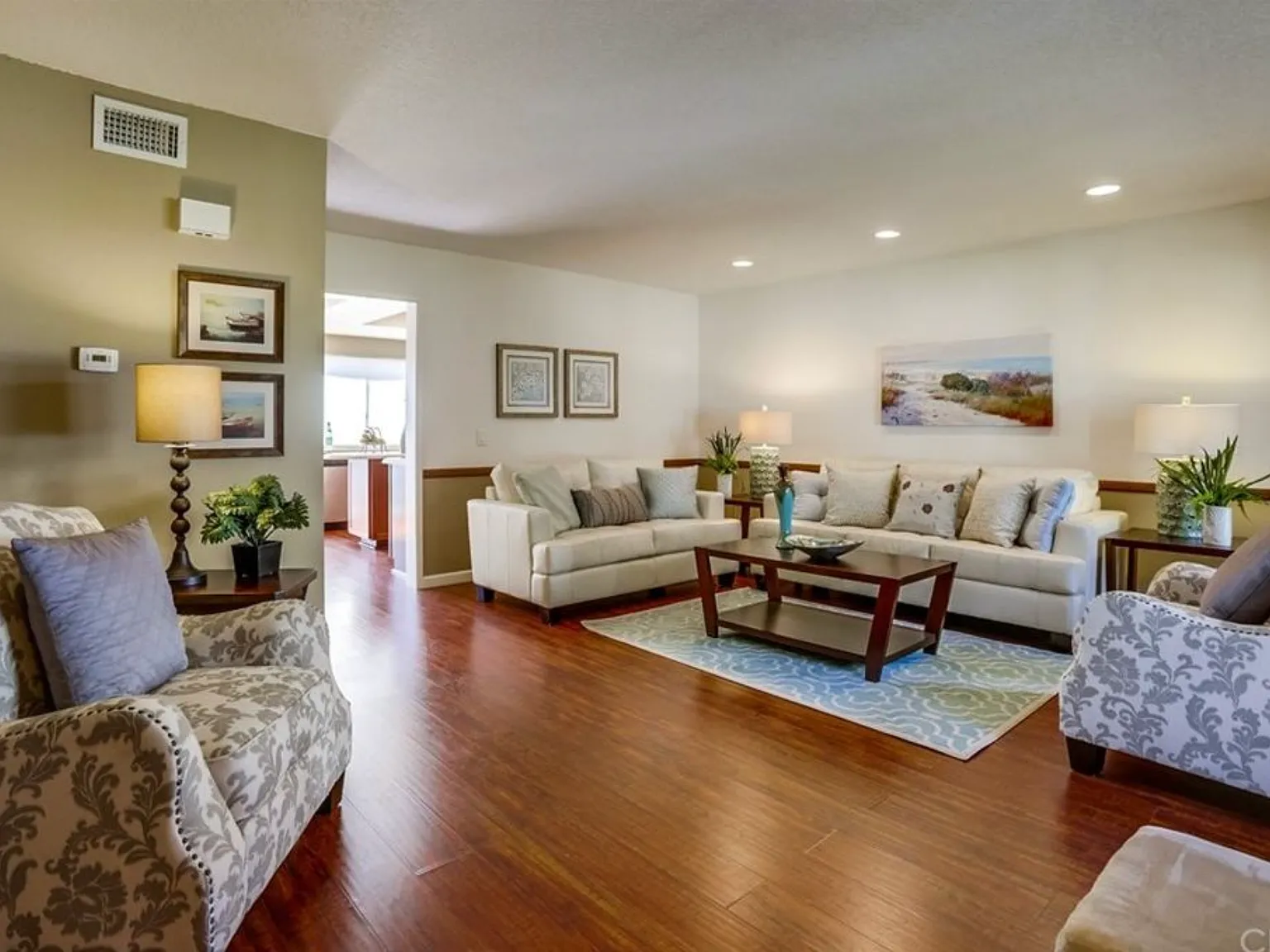 2620 Huntington Dr — Photo 2