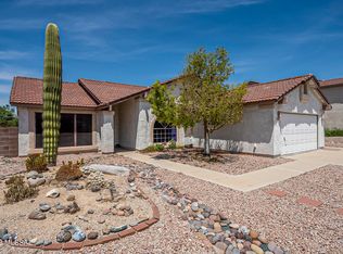 9211 N Golden Finch Ave, Tucson, AZ 85742