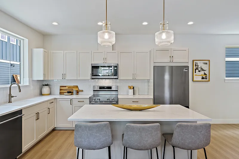 2 bed, 2.5 bath, 1091 sqft, $3,950 — Photo 3