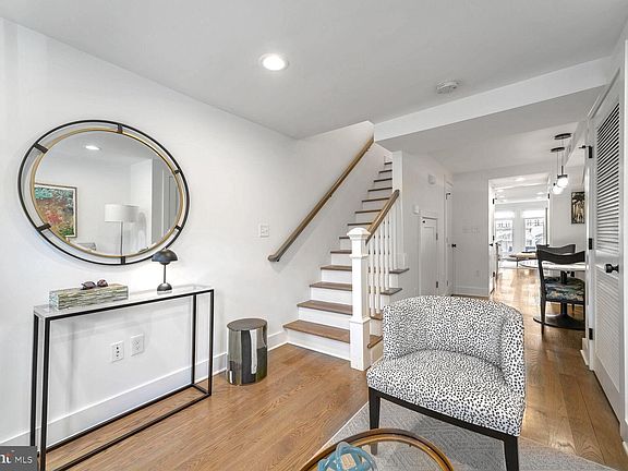 5th image of 626 S Saint Asaph St