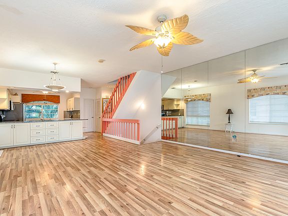 3rd image of 117 Coco Plum Dr APT 11