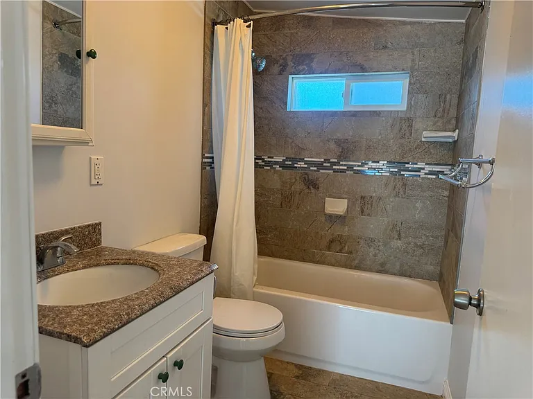 3034 E Del Mar Blvd — Photo 3