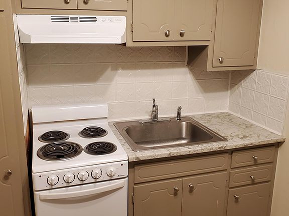 5th image of 219 N Sandusky St #2