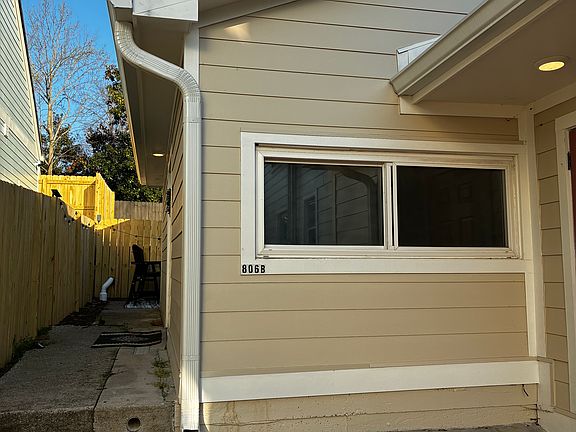 4th image of 806 Powers Ave #B