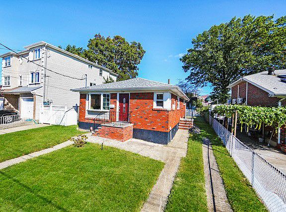 2nd image of 229 Hull Ave
