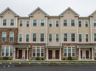 20 Wisteria Ln, Garfield, NJ 07026