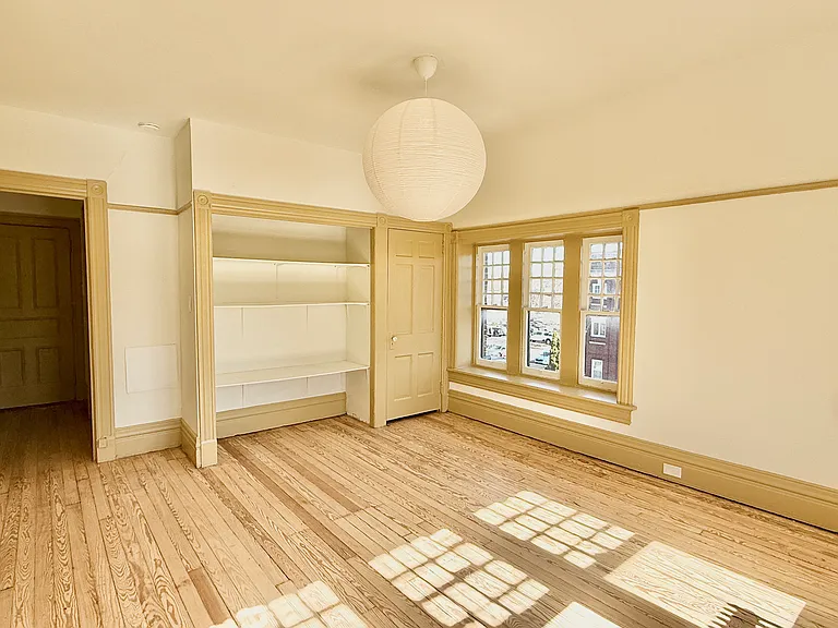 281 S Franklin St #8 — Photo 3