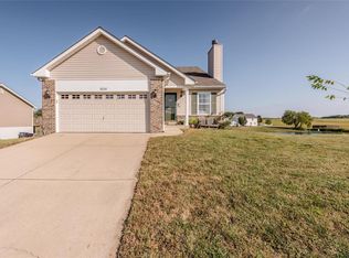 2038 Woodsong Way Ln, Belleville, IL 62220