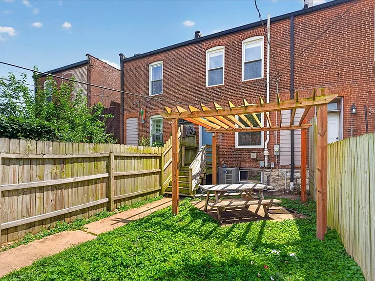 3409 Utah St — Photo 32