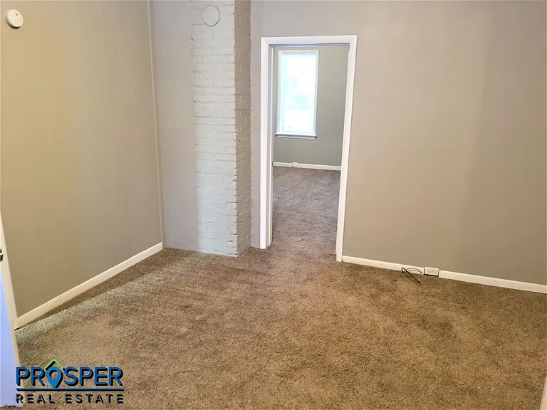 1019 Stark St — Photo 6
