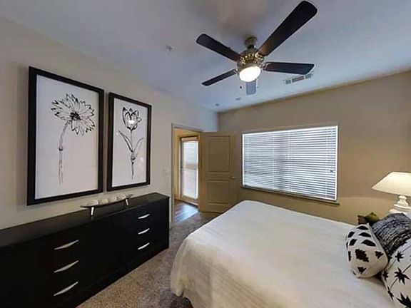 5th image of 2685 Old Alvin Rd APT 2307