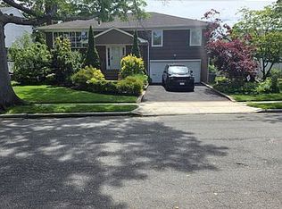 39 Halyard Rd, Valley Stream, NY 11581