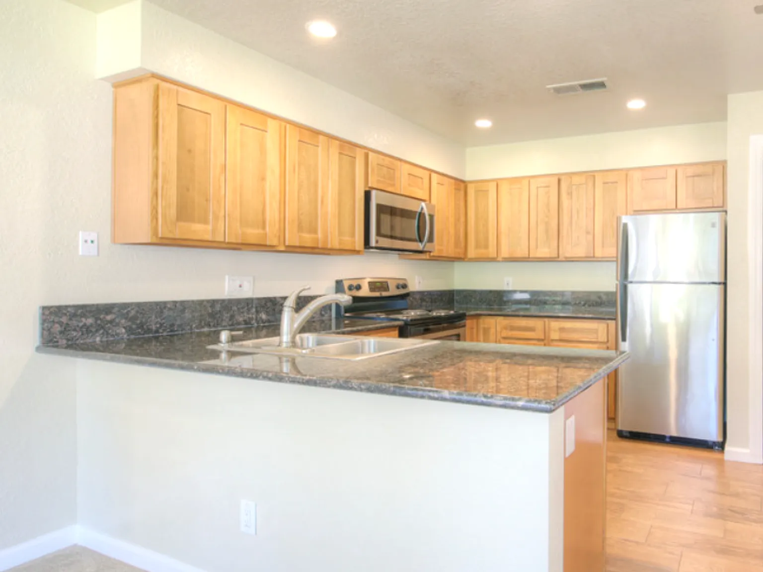 Carmel Woods Apartments — Photo 1