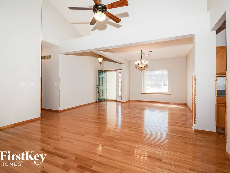 12 Fox Bluff Ct — Photo 8