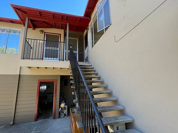 2nd image of 210 El Carmelo Ave #11270738
