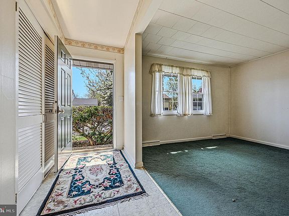 5th image of 49 E Avon Dr