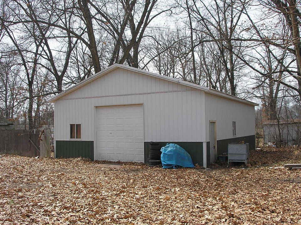 2nd image of 14076 Riverside Dr