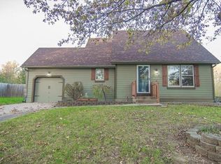 33402 W 87th Cir, De Soto, KS 66018