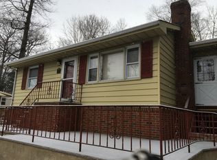 115 Rollins Trl, Hopatcong, NJ 07843