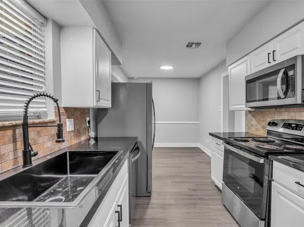 12331 Flushing Meadows Dr, Houston, TX 77089
