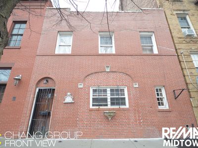 296 Waverly Ave, Brooklyn, NY, 11205