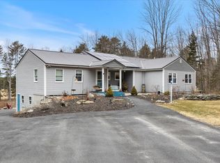 57 Farmview Ln, Freeport, ME 04032