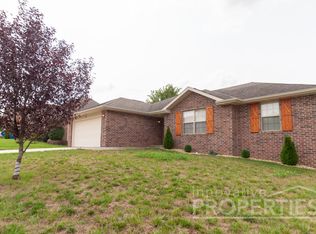 124 W Sandalwood Ln, Nixa, MO 65714