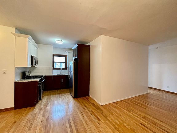 5th image of 1701 8th Ave #308