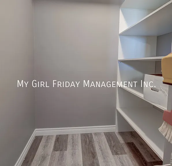 225 Harvard Pl #903 — Photo 17