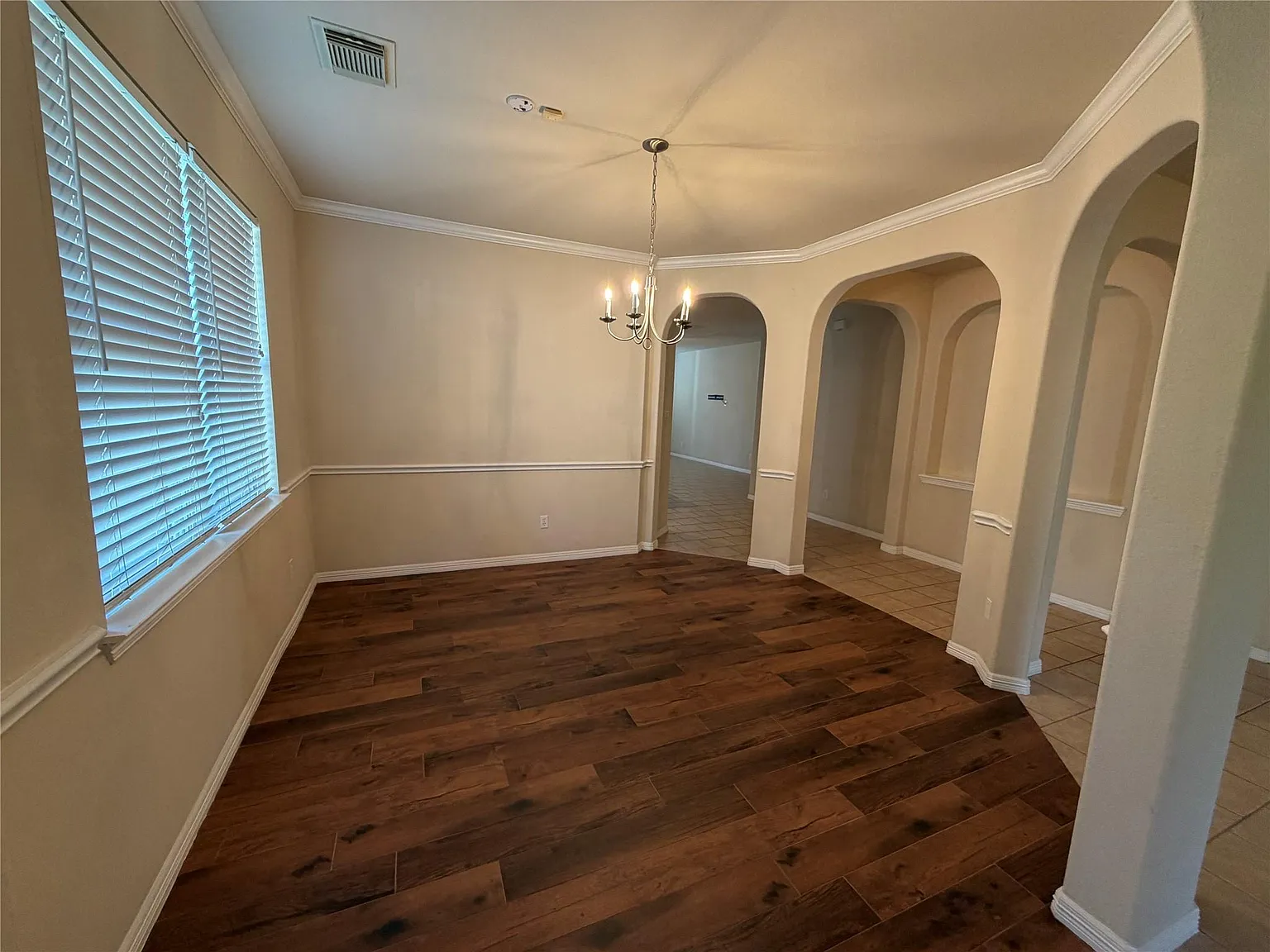 3 bed, 2.5 bath, 2131 sqft, $2,500 — Photo 4