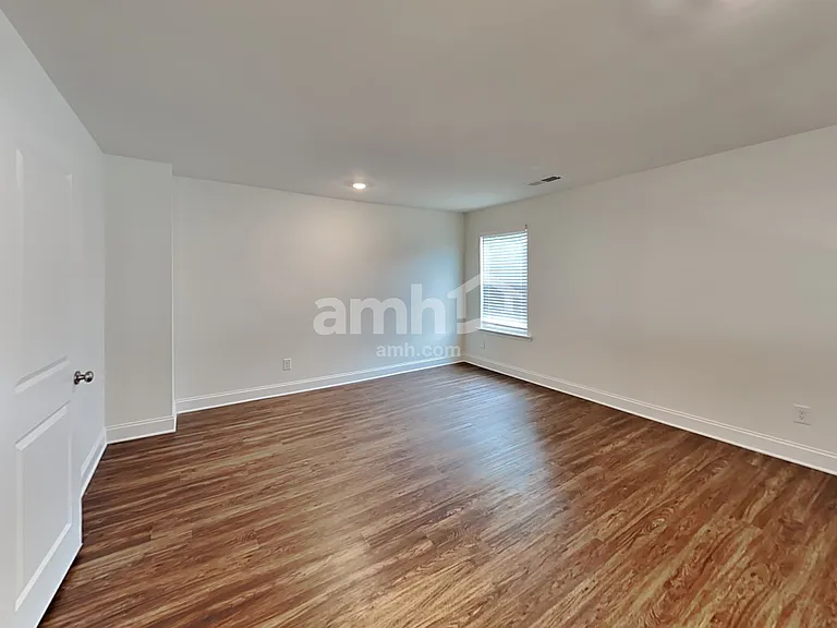 5085 Hudson Valley Dr — Photo 10
