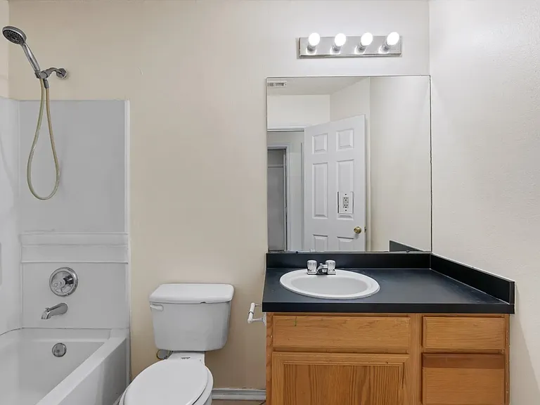 101 Ina Ct #INACOURT101 — Photo 3