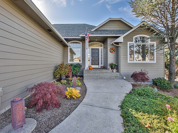 4th image of 24916 E Maxwell Ln